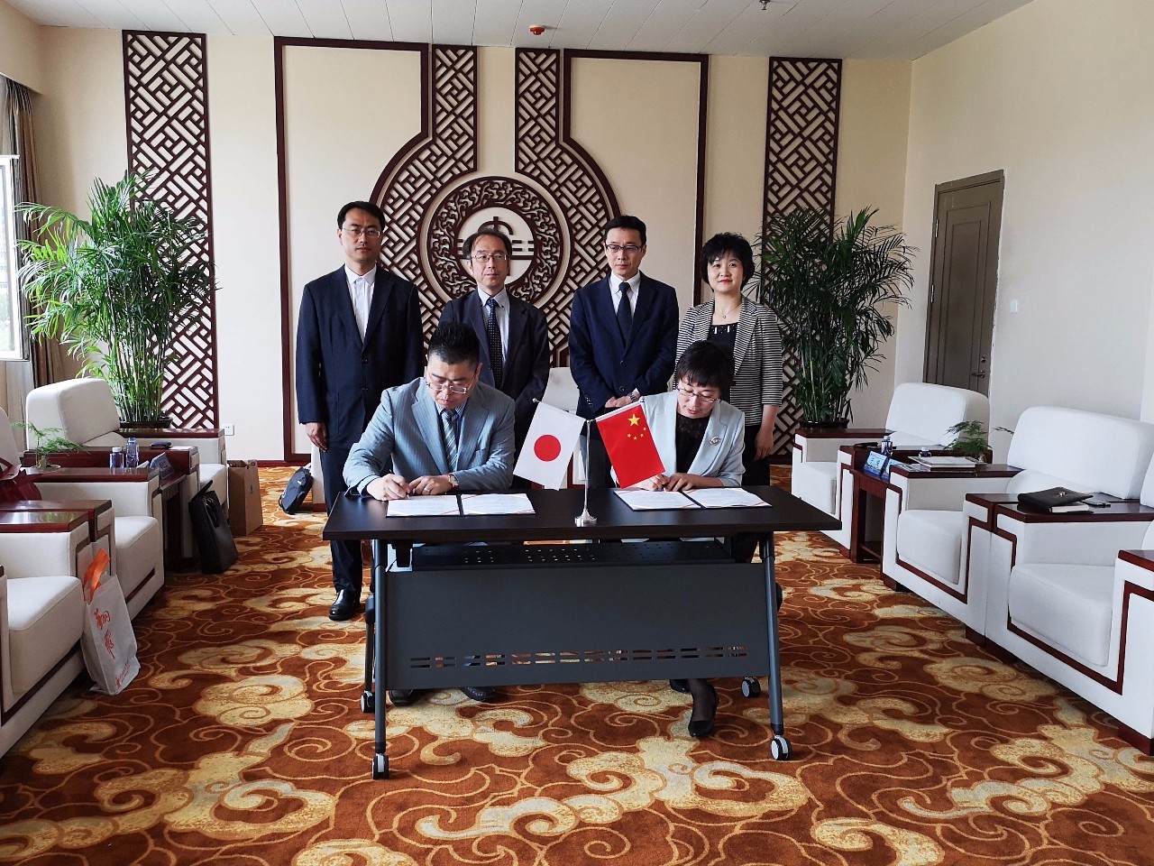 大连外国语大学与日中文化交流中心GES暨日本上智大学中国办事处签署战略合作协议