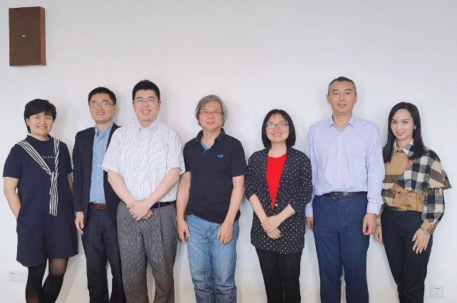 环球翔飞教育集团一行访问华南理工大学