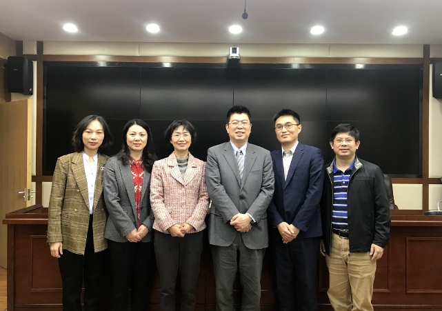 环球翔飞教育集团一行访问​厦门市教育局