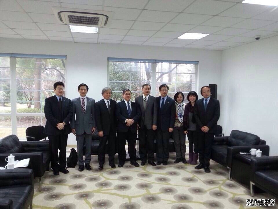 日本上智大学副校长山冈三治教授率团访问我社